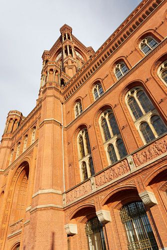 l'hôtel de ville rouge à Berlin