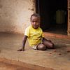 Portrait d'un garçon en Ouganda sur Mark Sluijmers