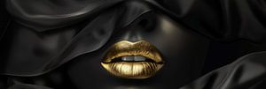 Goldene Lippen mit dunkler Haut und Kleid Portraitpanorama