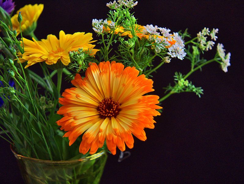 Boeket bloemen 2 van Edgar Schermaul