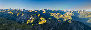 Bergpanorama vom Nebelhorn bei Sonnenaufgang