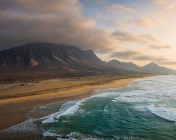 Zonsonderganggloed op Cofete Beach Fuerteventura