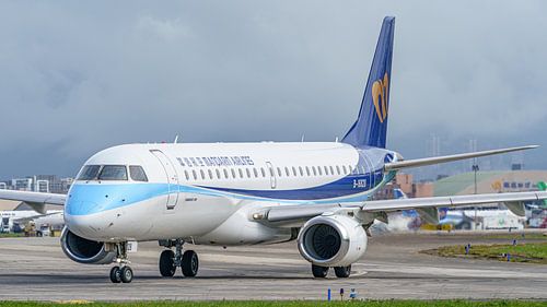 Mandarin Airlines Embraer ERJ-190 passagiersvliegtuig.