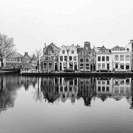 Het Spaarne in Haarlem op een koude winterdag van Erik Hageman