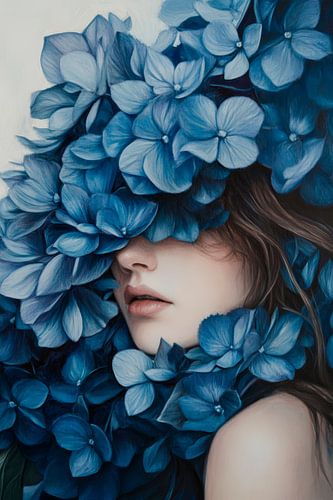 Vrouw in een zee van bloemen - Blauw en delicaat