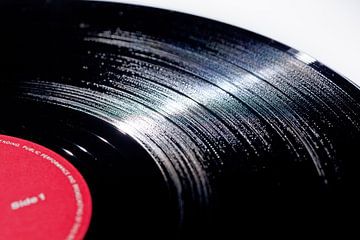 Deel van een Vinyl grammafoonplaat   van dichtbij gezien van Frans Rombout