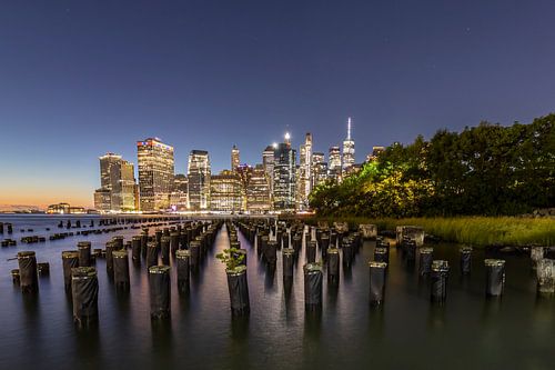 New York City skyline view in de avond