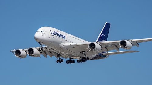 Landung eines Lufthansa Airbus A380-800 Passagierflugzeugs.