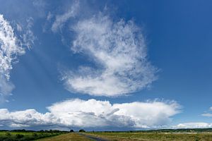 Gewitterwolke am Fluss