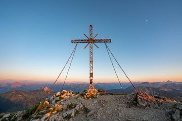 Sunset over the Tannheim mountains by Leo Schindzielorz