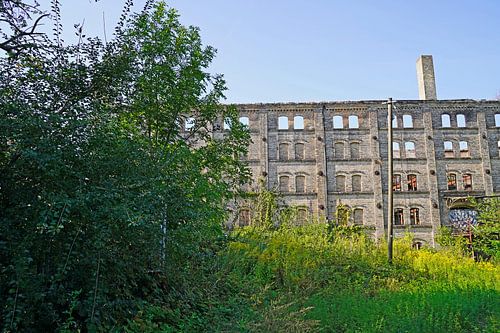 Ruïne van het opslaggebouw van het molencomplex Böllberg in Halle in Duitsland