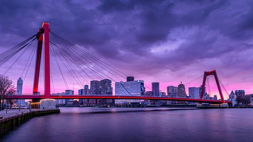 Rotterdam, Willemsbrug bij zonsondergang