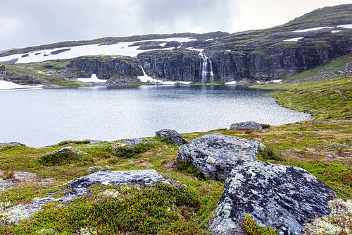 The Flotvatnet lake along the Snow Road in Norway