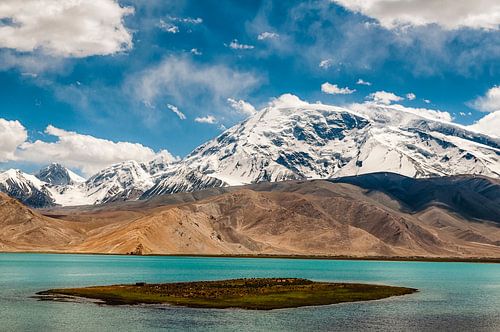 Lake Karakul near Kashgar in Xinjiang, China