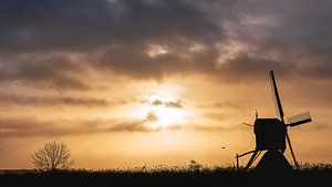 Windmill silhouette van Sonny Vermeer