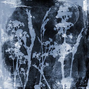Abstract Retro Botanisch. Bloemen, planten en bladeren in blauw en grijs van Dina Dankers