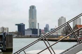 Cooltoren from Wilhelminaplein