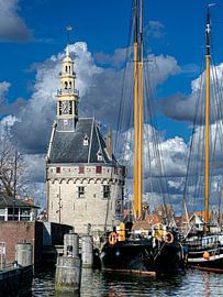 Der Hauptturm an einem schönen Tag in Hoorn von Marian Appelman