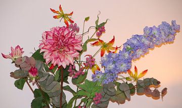 Stilleven bloemen van Marcelle Vuursteen