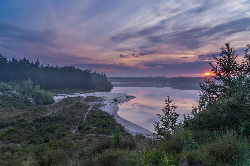 Zonsopkomst bij het Uitzichtpunt 't Nije Hemelriek - Gasselterveld, Drente (Hondsrug) van Rossum-Fotografie