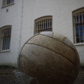 Achtergebleven voetbal in gevangenis van jordy van der horst