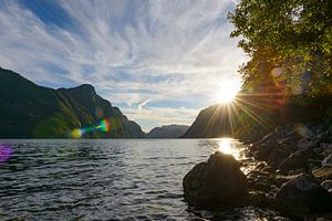 Vue sur le Frafjord lors d'une belle journée calme d'été