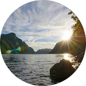 Zonnestralen over het Frafjord in Noorwegen van Sjoerd van der Wal Fotografie