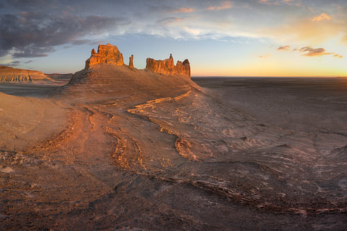 Beeindruckende Felsen in Bozjyra in Mangystau, Kasachstan.
