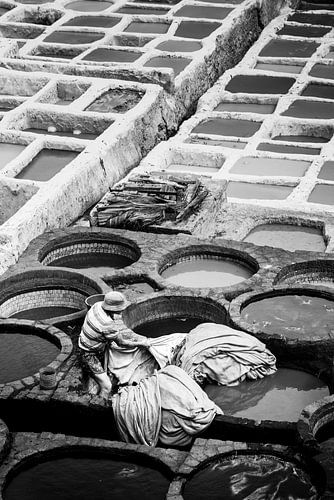 Leerlooierij Chouara in Fez – Ambacht in zwart-wit