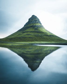 Iconisch Kirkjufell: Betoverend Symbool van IJslandse Natuurpracht
