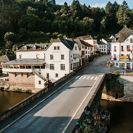 Die Brücke in Vianden, Luxemburg von Art Shop West