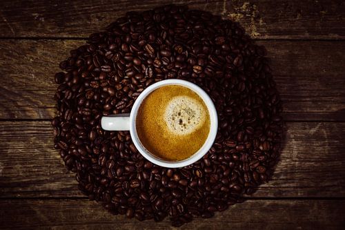 Tasse de café avec couronne de café