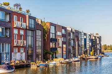 Moderne woningen op Borneo-eiland in Amsterdam van Werner Dieterich