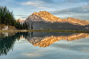 Watzmann Spiegelung in einem Teich von Michael Valjak