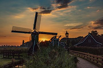 Sonnenaufgang in De Zaanse Schans, die Niederlande von Gert Hilbink