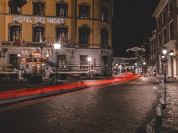 Hotel des Indes at night