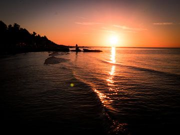 Zonsondergang in de zee van Eline Oostingh