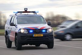 Amarok van de Koninklijke Marechaussee van Mariska Bruin