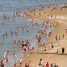 Pootjebaden in Schevenignen von Jan Kranendonk