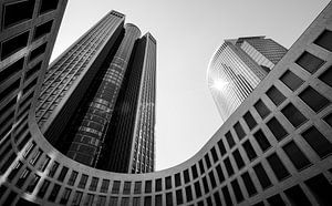 Bâtiments abstraits en noir blanc