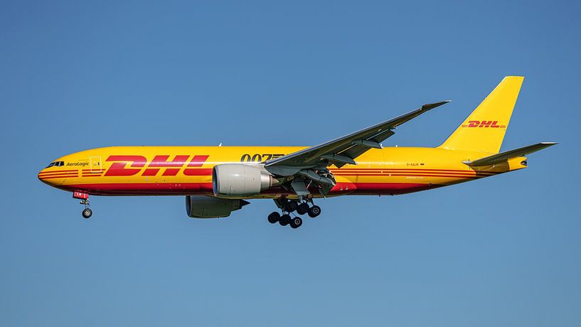 Landing DHL Aviation Boeing 777 cargo plane. by Jaap van den Berg