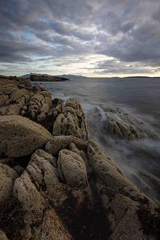 Au-dessus de la mer vers le ciel