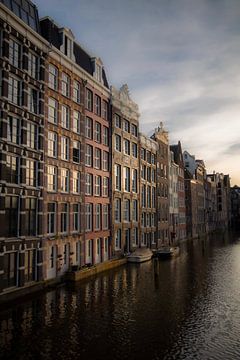 Damrak in Amsterdam op zijn mooist van Nina Robin Photography