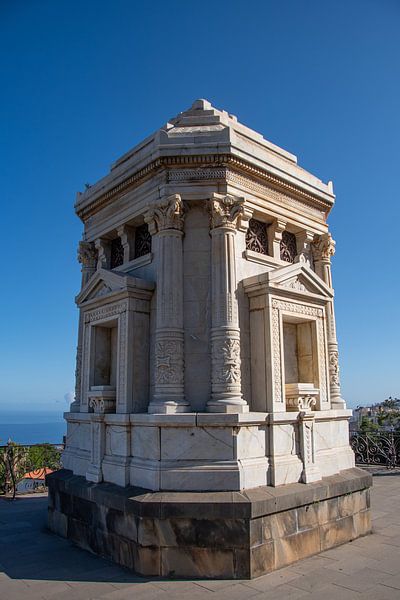 The mausoleum in the Victoria Gardens of La Orotava by David Esser