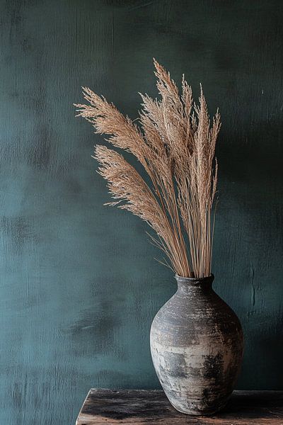 Rustikale Vase mit getrocknetem Schilf von Imperial Art House