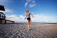 Stranden van Florida Beach rennen meisje von Sita Koning Miniaturansicht