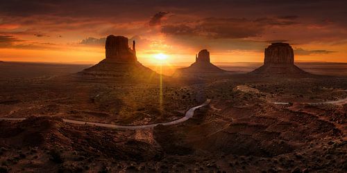 Monument Valley in de USA bij zonsopgang