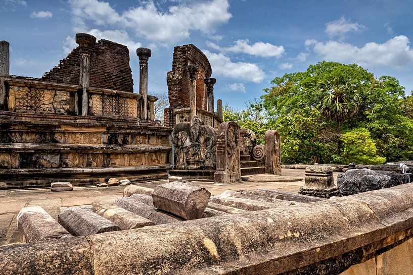 Die Tempelruinen von Polonnaruwa in Sri Lanka von Roland Brack