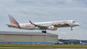 Passagierflugzeug vom Typ Embraer ERJ190 der German Airways.