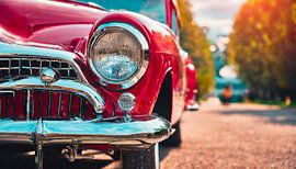 Oldtimers in het landschap